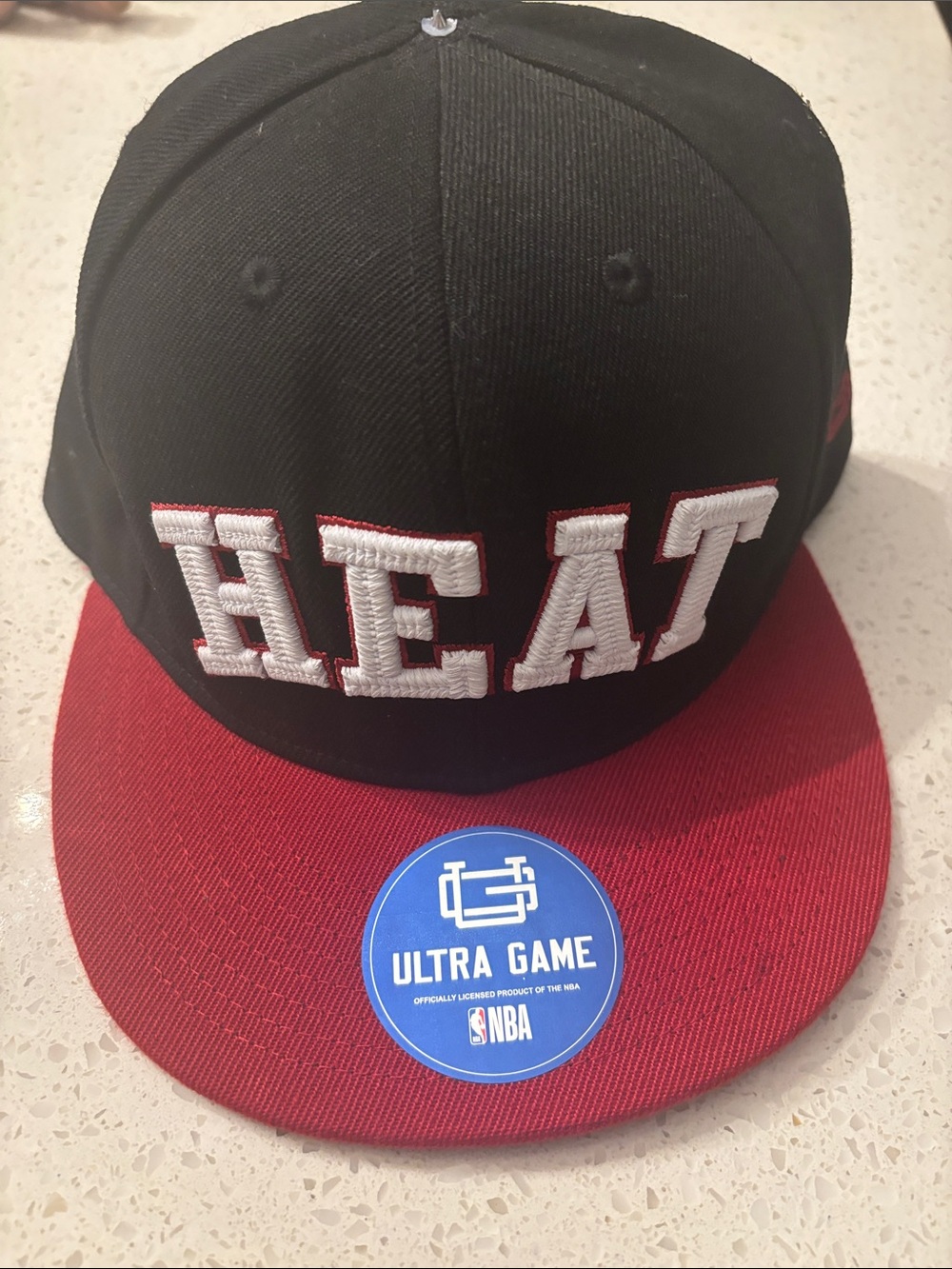 Nwt Miami Heat hat one size